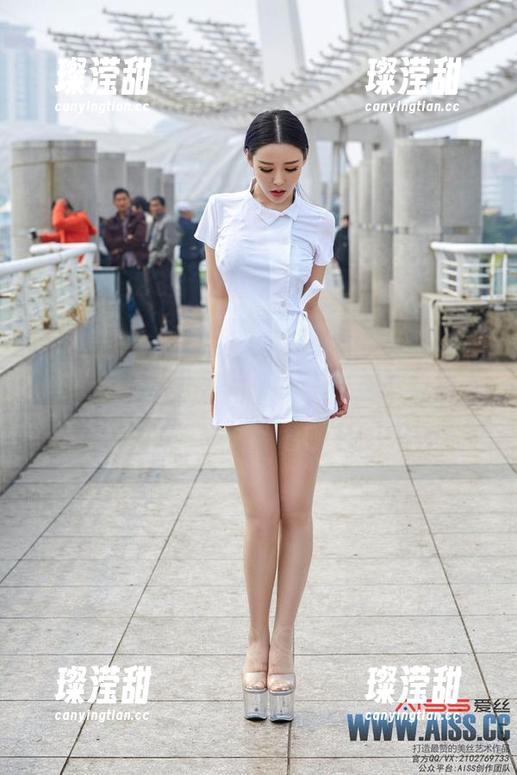 AISS爱丝(钻石版) - 想要一份特别的逛街体验？美图聚焦亚美依与她的黑色柔术连体衣，点燃了好奇心