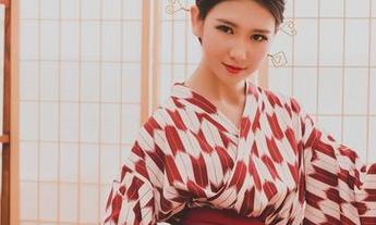 GIRLT果团网 – 分享陈秋雨的图包：制服与美丽的完美邂逅！