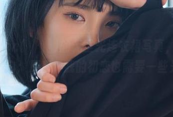 Hyoyeon(김효연)的无圣光连衣裙写真，看完我才明白：原来，我的初恋也需要一些光…