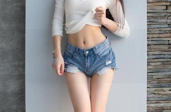 IMiss爱蜜社 – 有妤薇Vivian在，白色看来没个底线，她就是这么“大胆”。