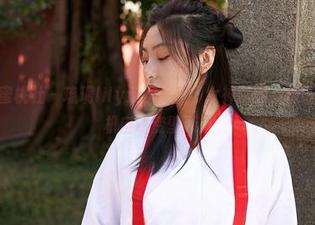 MiiTao蜜桃社 – 琉璃lily这次更新了女神美图，保证让你的手机自动变壁纸！