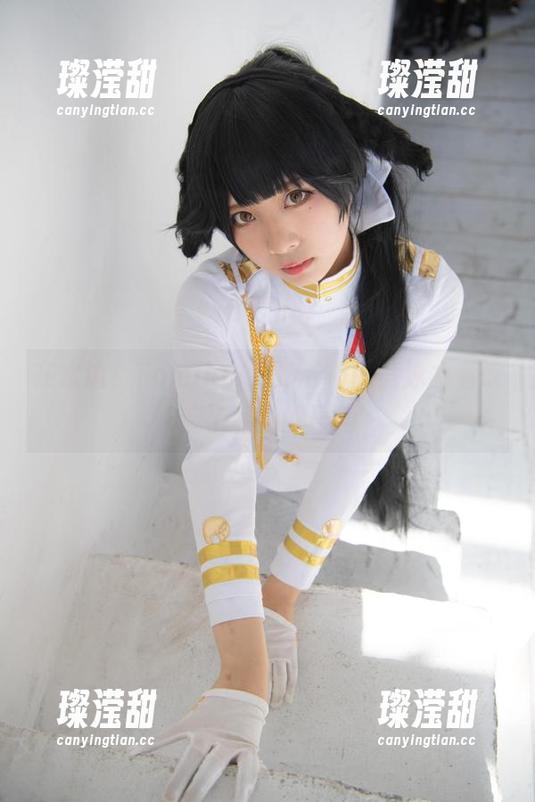 在水边，Tomiko(とみこ)的竞泳水着吹响了私拍的号角