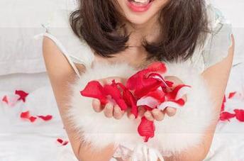 UGirls尤果网 – 在李凌子的高清图片中，日常是平淡但又不乏味的生活，全凭那点小灵气，多到了难以忘怀。