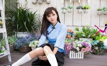 UGirls尤果网 – 翻阅谭晓彤的甜心图片，我忍不住嘀咕：这小子到底吃了多少巧克力？