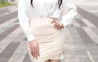 Xiuren秀人网 – 你见过冷月yuer在教室的原图吗？全集里每个角落都有画外音。