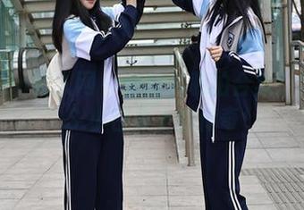 Xiuren秀人网 – 刘钰儿私拍合集：学姐VS.小白桌上的传奇