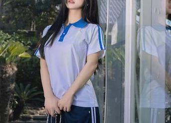 Xiuren秀人网 – 当糯美子nini的厨娘写真遇上红烧肉，都是一锅烟火气，你说好不好？