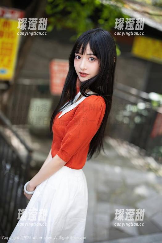 Xiuren秀人网 - 美七Mia的泳池照，定制版的夏日快乐，图片一发就是心情爆棚！