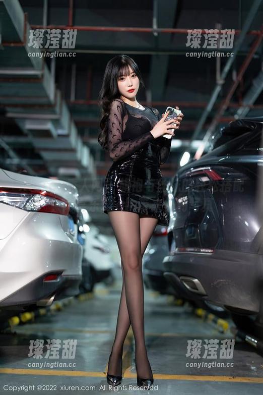 Xiuren秀人网-陶喜乐_lele Xiuren秀人网 - 旗袍与丝袜的轻松搭配,陶喜乐_lele带来福利写真