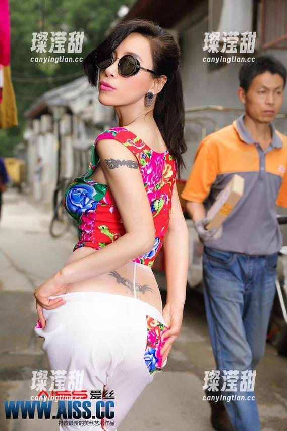 aiss-欣杨 aiss - 欣杨的高跟鞋,原图如同回忆,更新似乎又是一场逃亡?