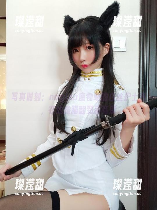 写真时刻：nagisa魔物喵的白丝护士包，在线撸猫翻到新高度
