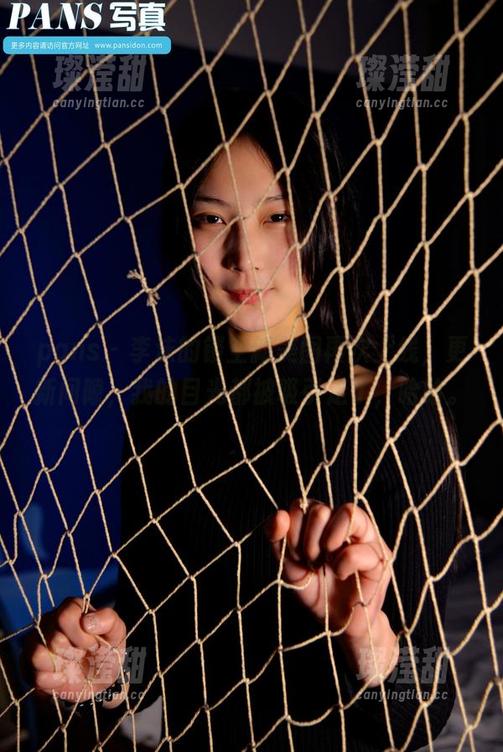 pans - 李沫的镂空新美图再次上线，更新间隙，我的目光都被吸引走了，哈哈。