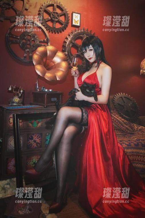 不懂碧蓝航线？没关系，三刀刀miido的写真足够引人注意！