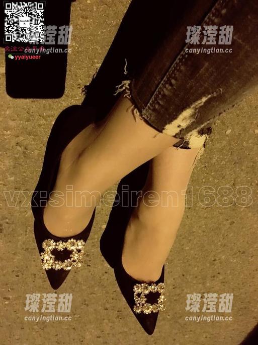 微密圈 - 裸足大王凉鞋俏皮喊话：丝月神美图不多说，赶紧下载！