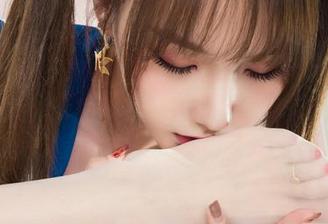 丽柜 – 穿上制服的图图，原图在图册中恣意游玩