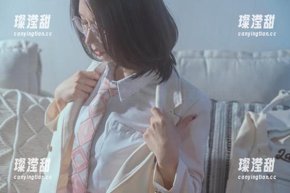 云溪溪在线—瑜伽图集：当身体与灵魂开始对话