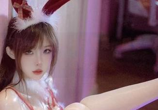 下载余多多Dudu的清纯写真集，感受一种奇妙的静谧吧。