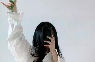 微密圈 – 图集观察：俏妞qiaoniuTT和她的黑丝红罩，那氛围…别提了！