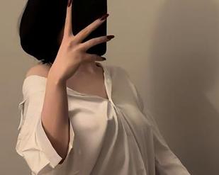 微密圈 – 保守的二舅妈的性感合集：在分享间隙偷偷藏的小镇传奇