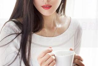 克拉女神 – 写真集：从菲菲的自拍更新中挖掘更多脑洞！