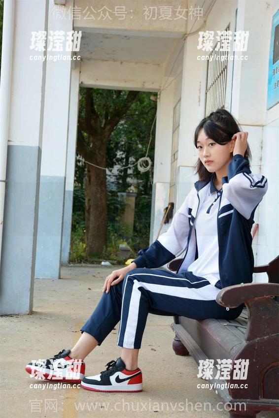 初夏女神 - 柒柒旅拍小秀，一个更新，图包里有没有什么叹息！