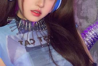 白裙写真，嘎潼教了一堂流动的课，好吧，怎么寸步难行呢。