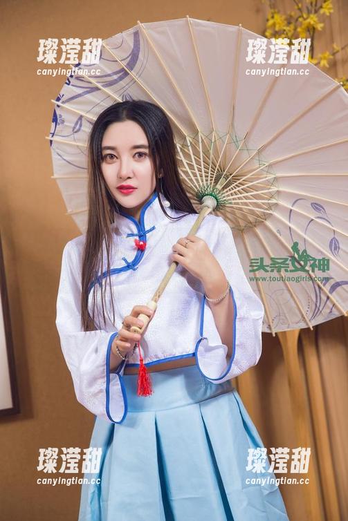 头条女神-鱼宝宝 头条女神 - 高清学姐写真,鱼宝宝教你如何优雅地翻书!