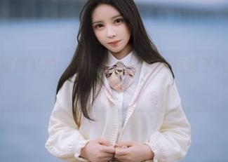 妍子坚不可摧私拍：小舟潮，图片里有孩子气的我与永恒的水