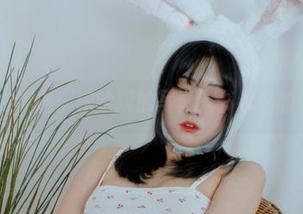 梦游JK宇宙：宋哈娜的写真，书卷中的小日常