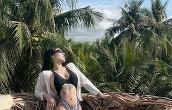 微密圈 – 宋昱欣的自拍——下载不如现场体验，或许……