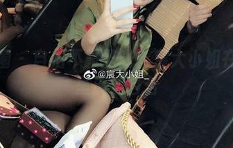 微密圈 – 自拍不靠圣光？宸大小姐在镜头里淡定自若
