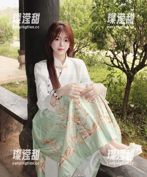 小众视觉 - 想不到嘤嘤的粉色写真能让图包配置如此丰富，前方高能。
