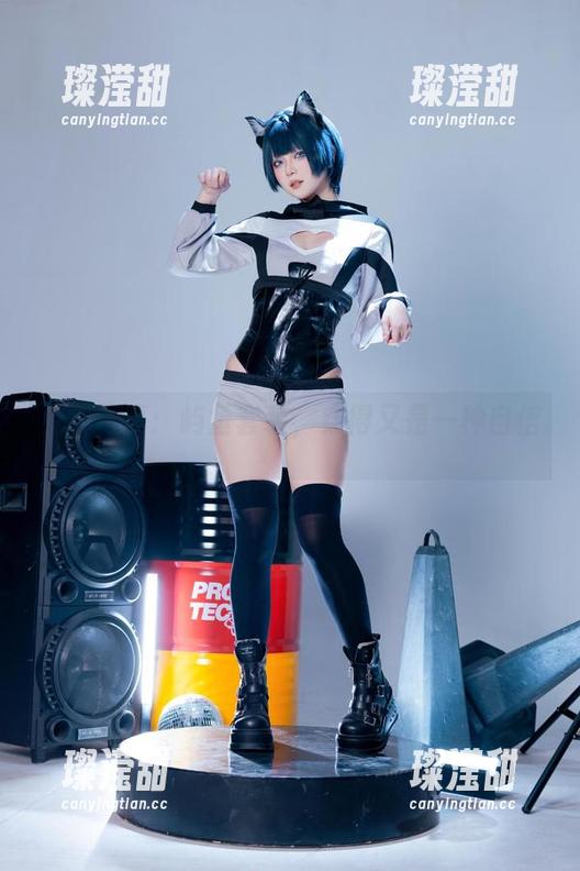 免费写真：屿鱼套装，穿得又是一种自信。