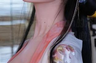 分分钟被吸引！年年Nnian的浴缸美图更新，各种姿势让我瞳孔放大。