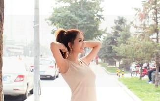 推女郎 – 望着李丽莎的高清JK照片，为什么我的脑海里总是气泡和兰花指的混搭画面？意外的搭配！
