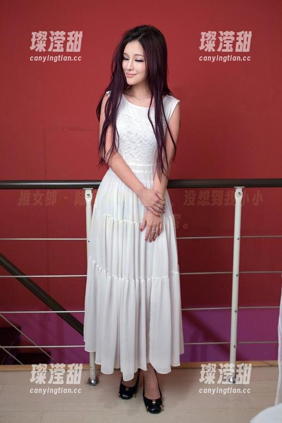 推女郎 - 陆瓷的内衣图集，没想到我小小心心扑通得厉害。