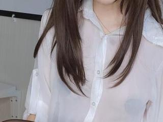 在摇摇乐yoyo的线上城堡，偶遇美图少女