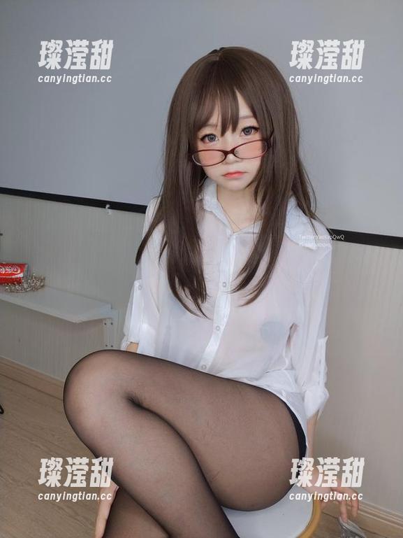 摇摇乐yoyo 在摇摇乐yoyo的线上城堡,偶遇美图少女