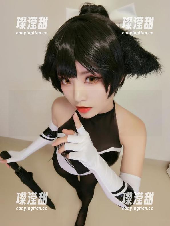 在线图集中，星野saori的旗袍像是有种魔力，让我不自觉把脑子里的标点符号都抖落了。