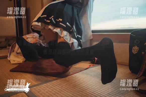 啊，看着木花琳琳是勇者的女王，我才明白什么叫“每张作品都像是隐藏在网盘里的宝藏”。