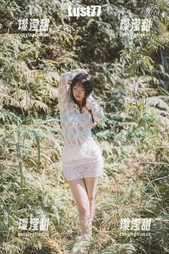 关于柒柒不可爱的写真‘Mewo’，我只想跟你分享：有些姿势真是让人费解啊！
