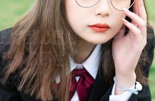 梨瑾瑾的小甜心图包，快来下载，一定会让你忍不住“啧啧”几声！