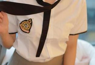 模范学院 – 这就是唐琪儿il的写真－在你的视线和美足之间来回游弋。