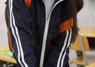 模范学院 – 下载小奶瓶呜呜的校服作品，谁说穿上校服就会无害？倒是又让人动心了呢。