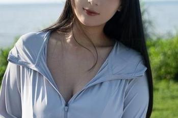 浅安安花式耍帅：学妹的美图合集，收入全靠脸！
