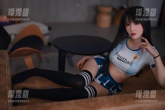 爱了爱了，海克斯科技小蛋糕私房写真中那种师匠ol的意味，只能说巧妙不拘一格！