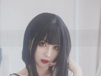 私拍合集里的清颜颜子，没想到校园角落也能这么转！