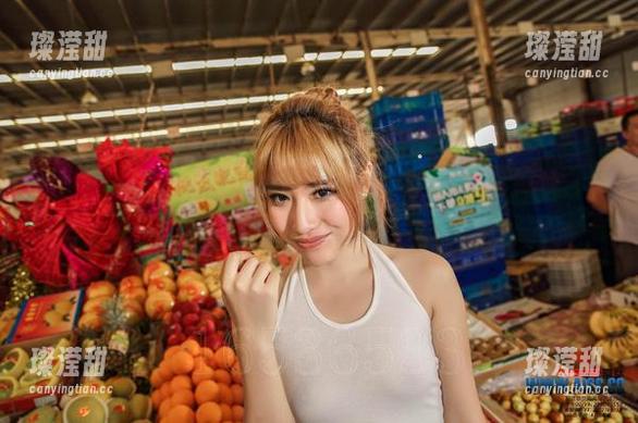 爱丝 - 柔软和勒紧，索菲的写真里隐藏着什么