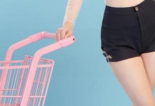 爱尤物 – 最新图集：这就是吴美溪和她的妹妹，直逼我的审美底线。