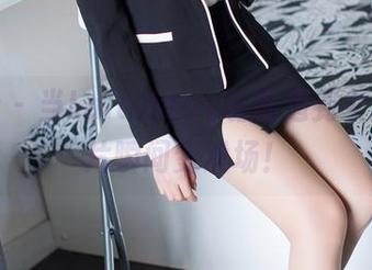 爱蜜社 – 当LalaBaby啦啦遇到女孩，照片瞬间变戏场！